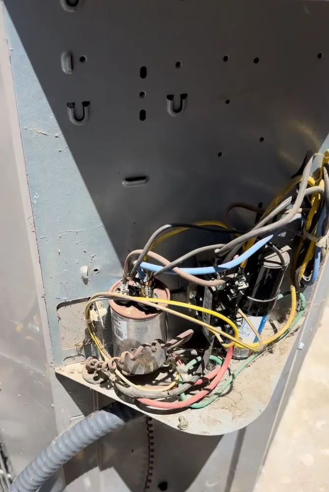 Slide of Jhonny Tech Heating & Cooling Services