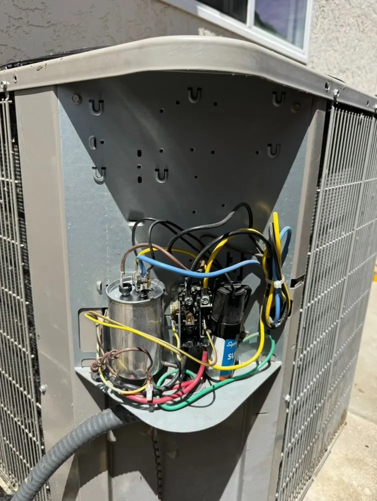 Slide of Jhonny Tech Heating & Cooling Services