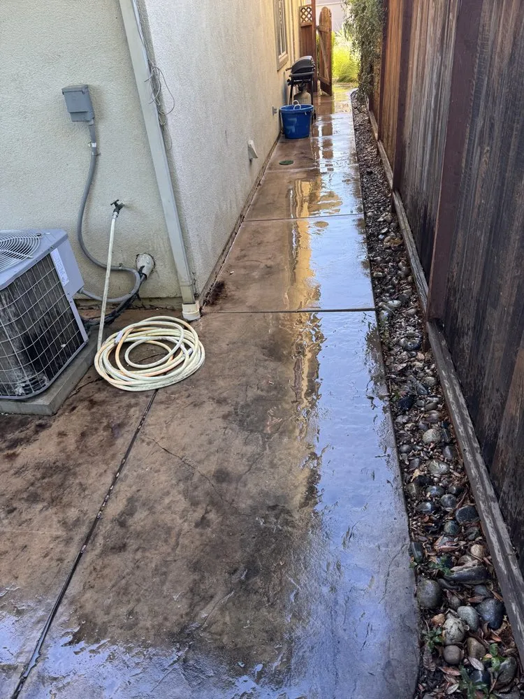 Slide of J&J Handyman