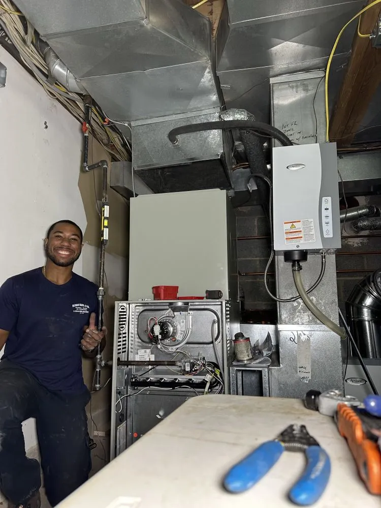 Slide of K I T Home Improvement