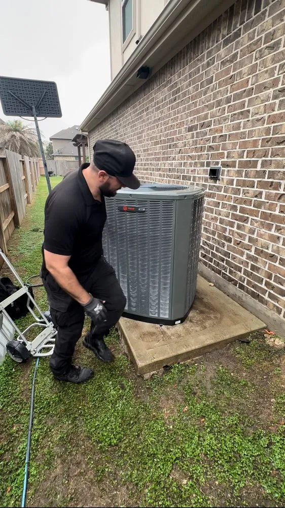 Slide of Kingo Services Heating and Cooling