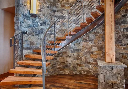 Slide of L & C Customs