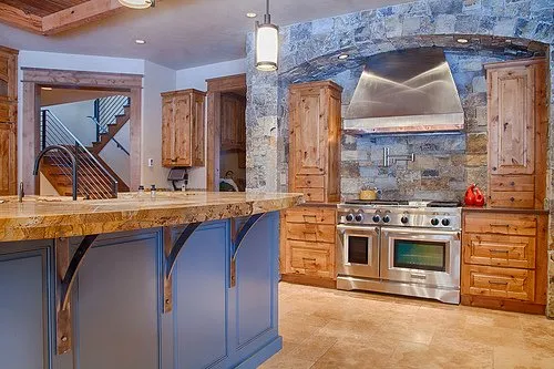 Slide of L & C Customs