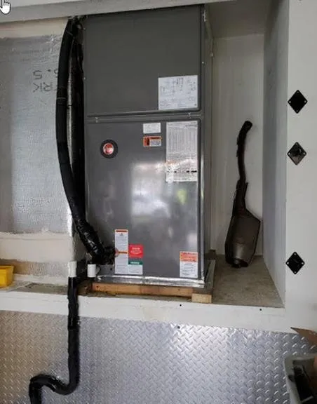 Slide of LA Heating & Cooling Maintenance