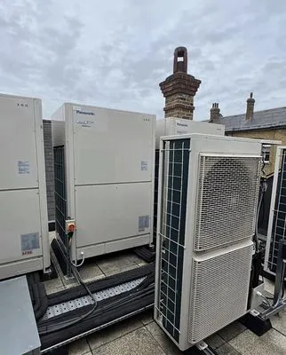 LA Refrigeration & Air Conditioning Co Logo