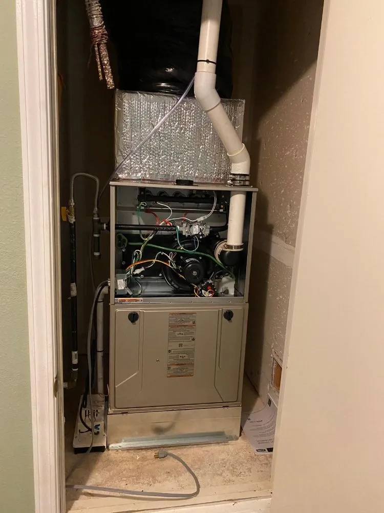 Slide of Lara's USA Heating & Air Conditioning