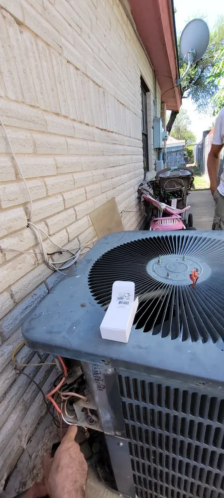 Slide of Laredo Heating & Cooling