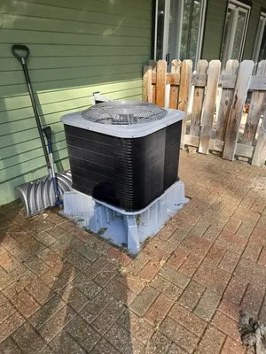 Lashbrook Mechanical Logo