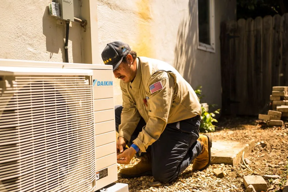 Slide of Lee's Air, Plumbing, & Heating