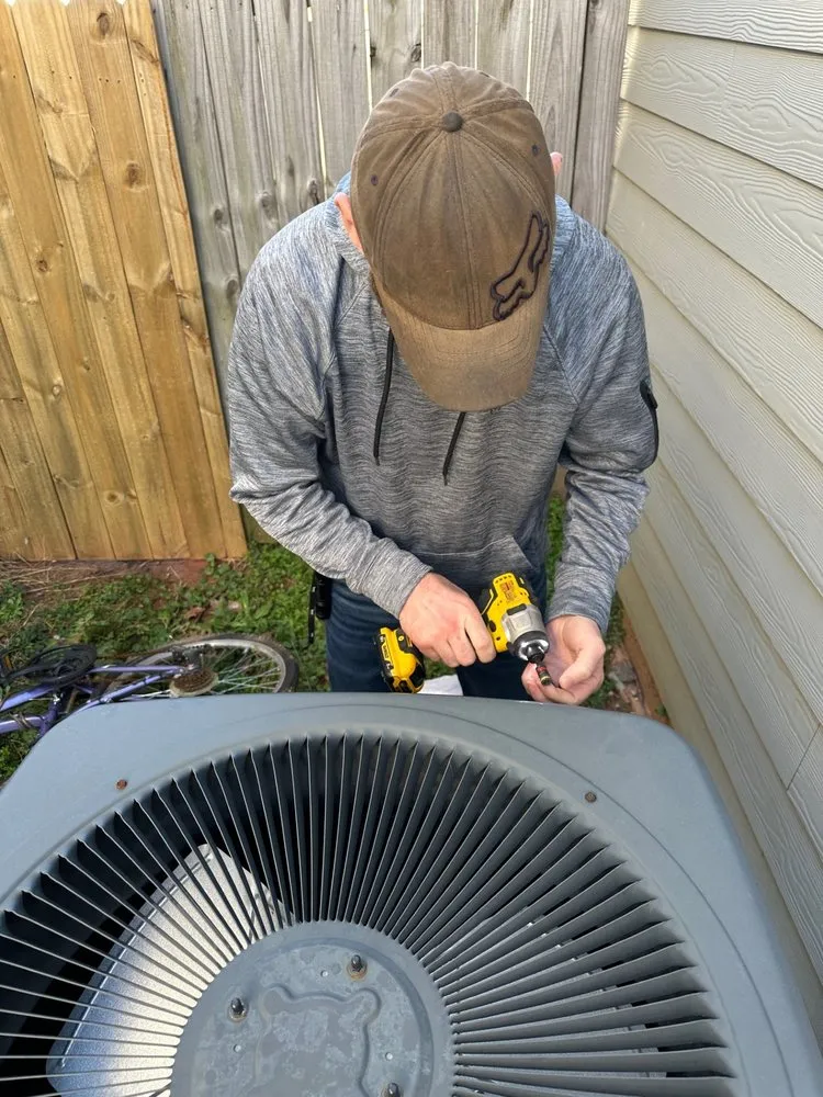 Slide of Lee's Heating and Air