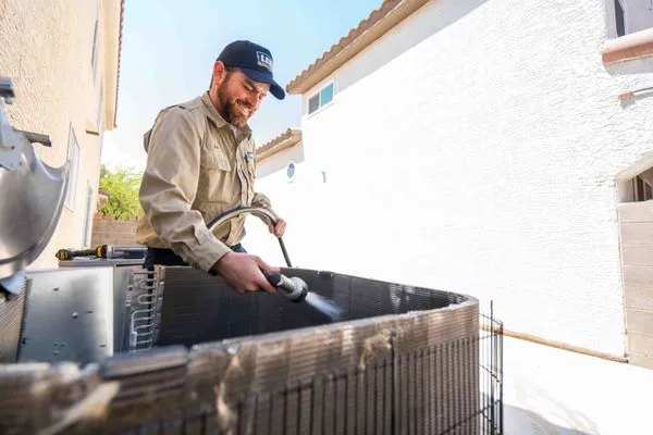 Lee's Plumbing & Air Logo