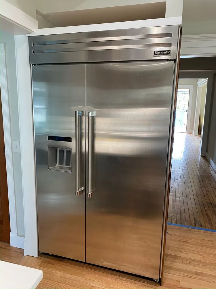 Slide of Leo's Company