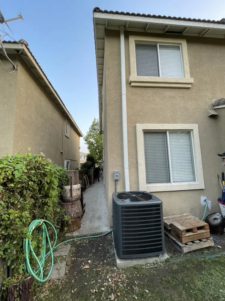 Slide of Leos Heating & Air