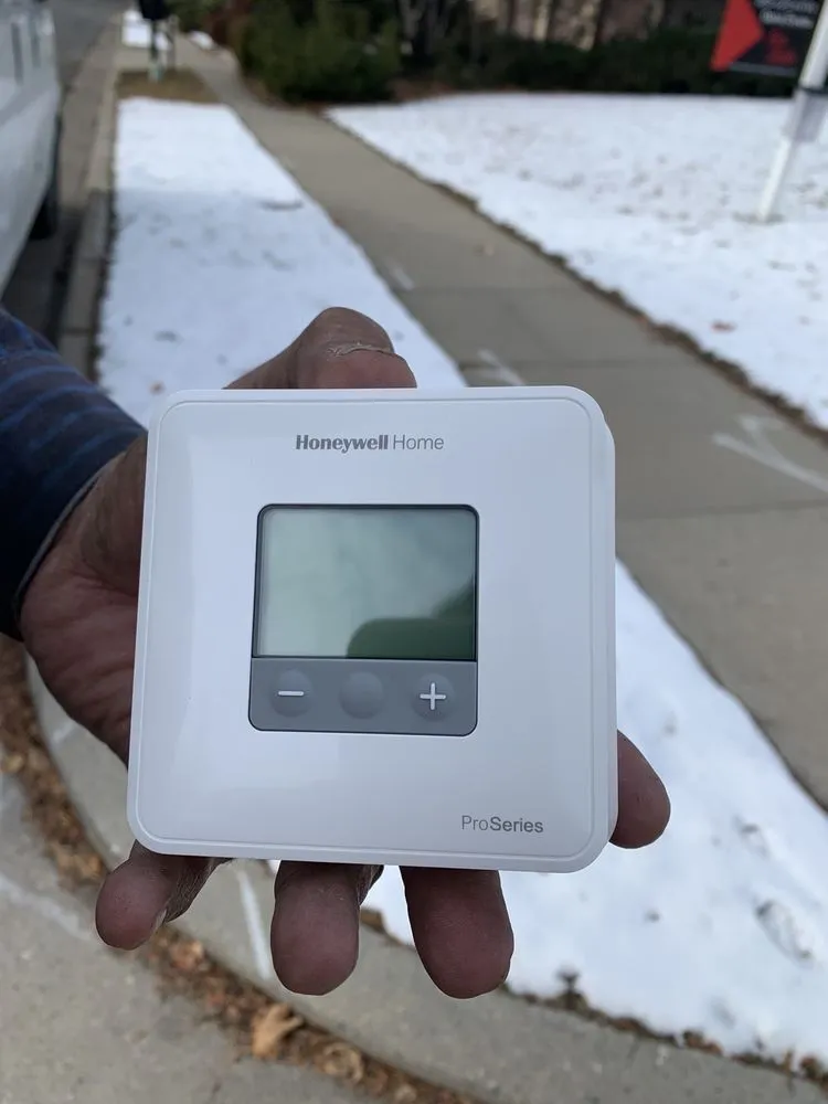 Slide of Levao Refrigeration Heating & Air