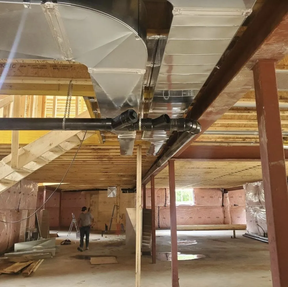 Slide of Leyvas Handyman