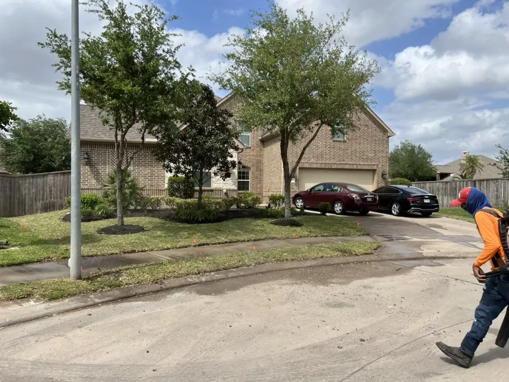 Slide of L&G landscaping