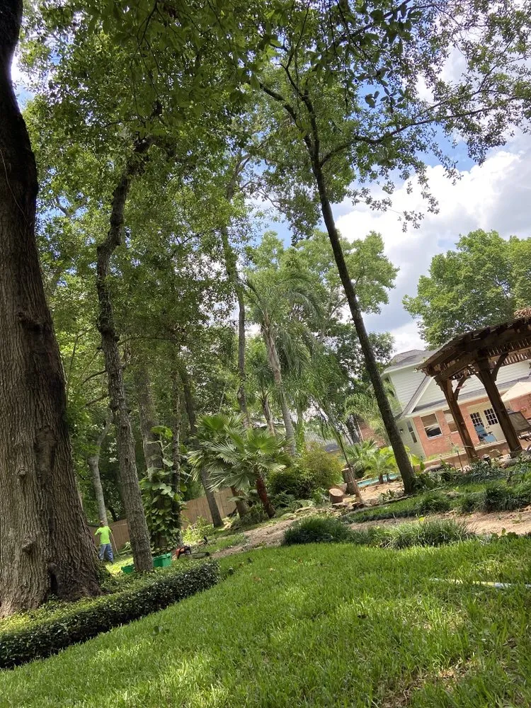 Slide of L&G landscaping