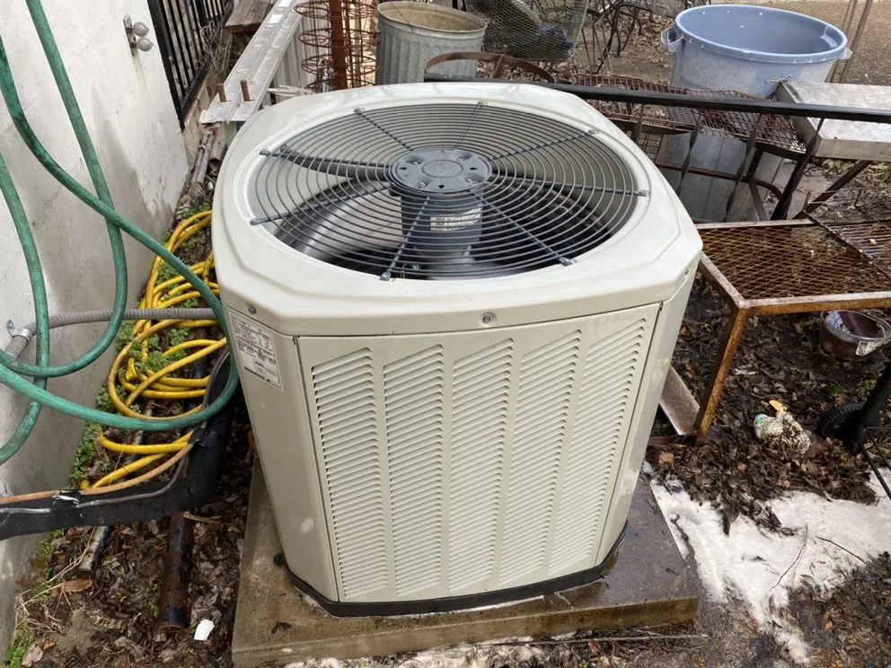 Slide of Lindo’s heating & Cooling service