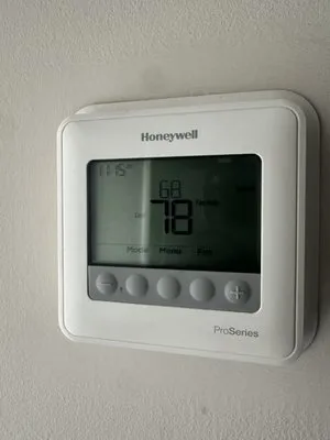 Lindsay Heating & Cooling Logo