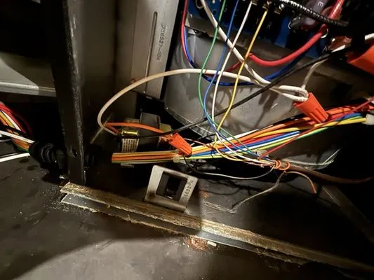 Livinon Mechanical Logo