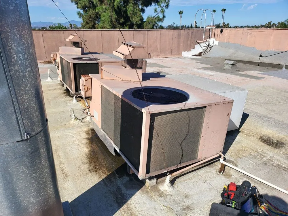 Slide of Lowl Heat & Cool