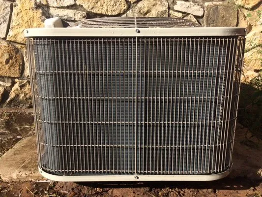 Loya's HVAC Logo
