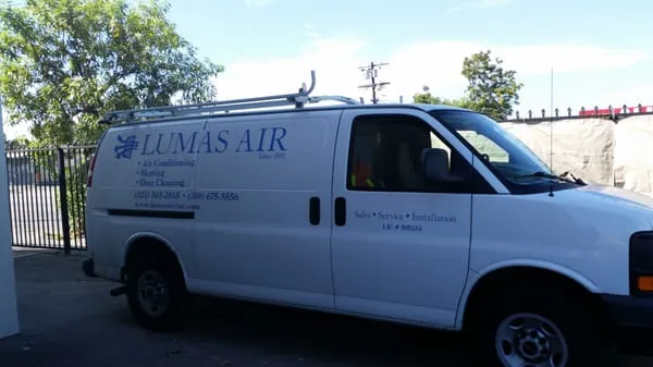 Lumas Air Logo