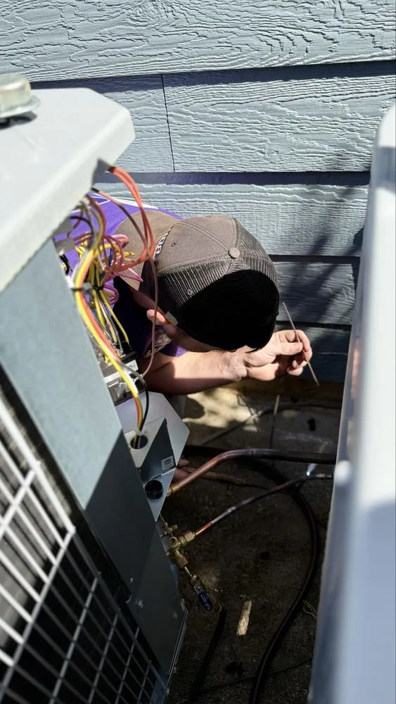 Slide of Luna Heating Air Solar