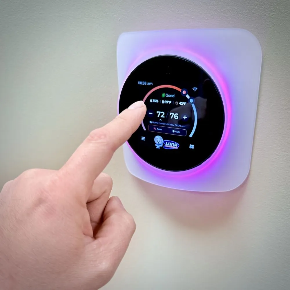 Slide of Luna Heating Air Solar