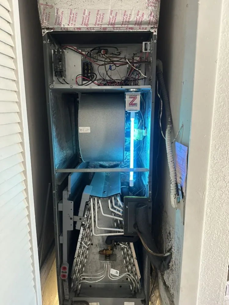 Slide of Luxury Cooling