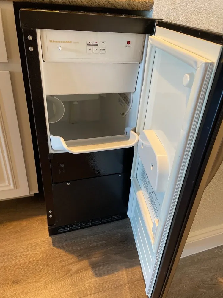 Slide of M & R Repair