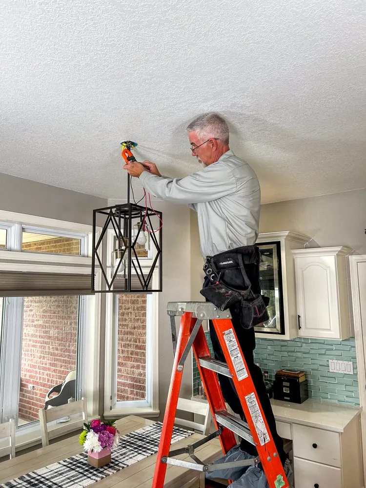 Slide of M and M Heating & Cooling, Plumbing & Electrical