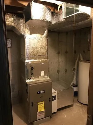 Majestic Home Improvement Logo