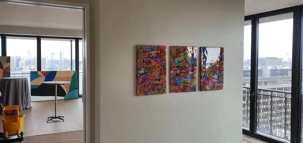 Slide of Manhattan Mounting