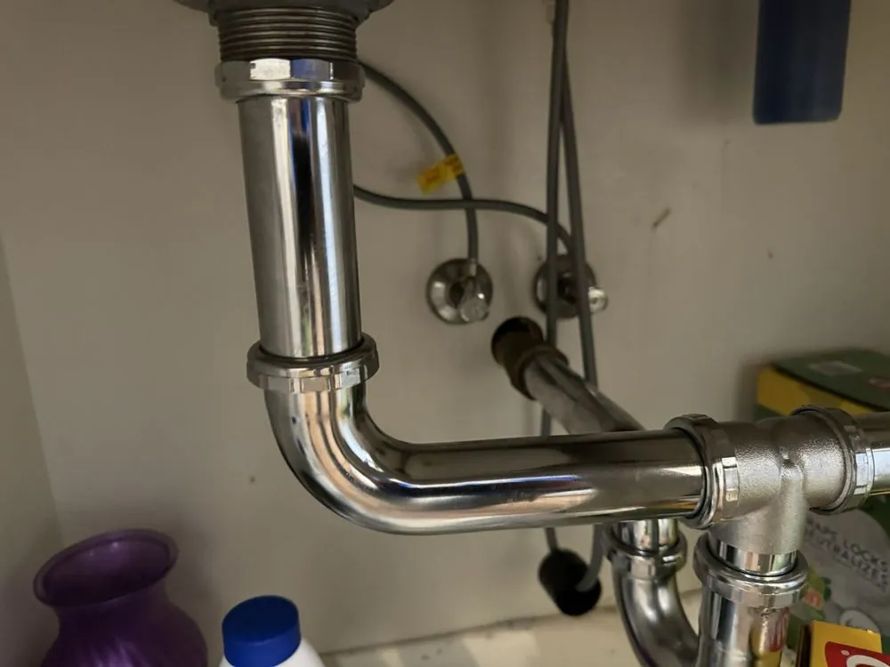 Slide of Manny's Building Maintenance And HVAC