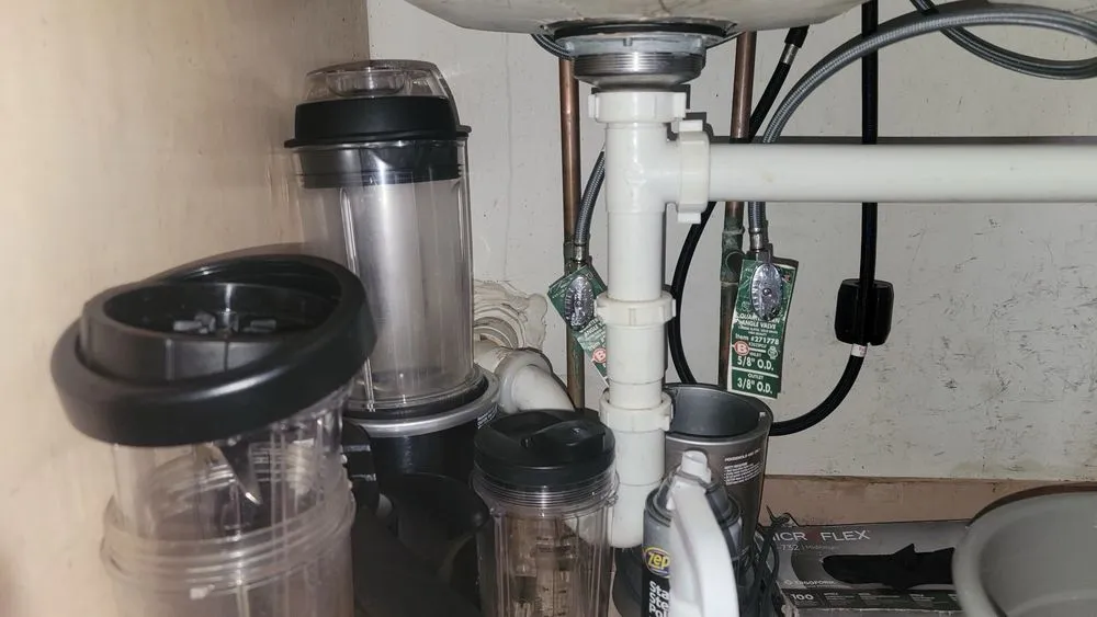 Slide of Manny's Building Maintenance And HVAC