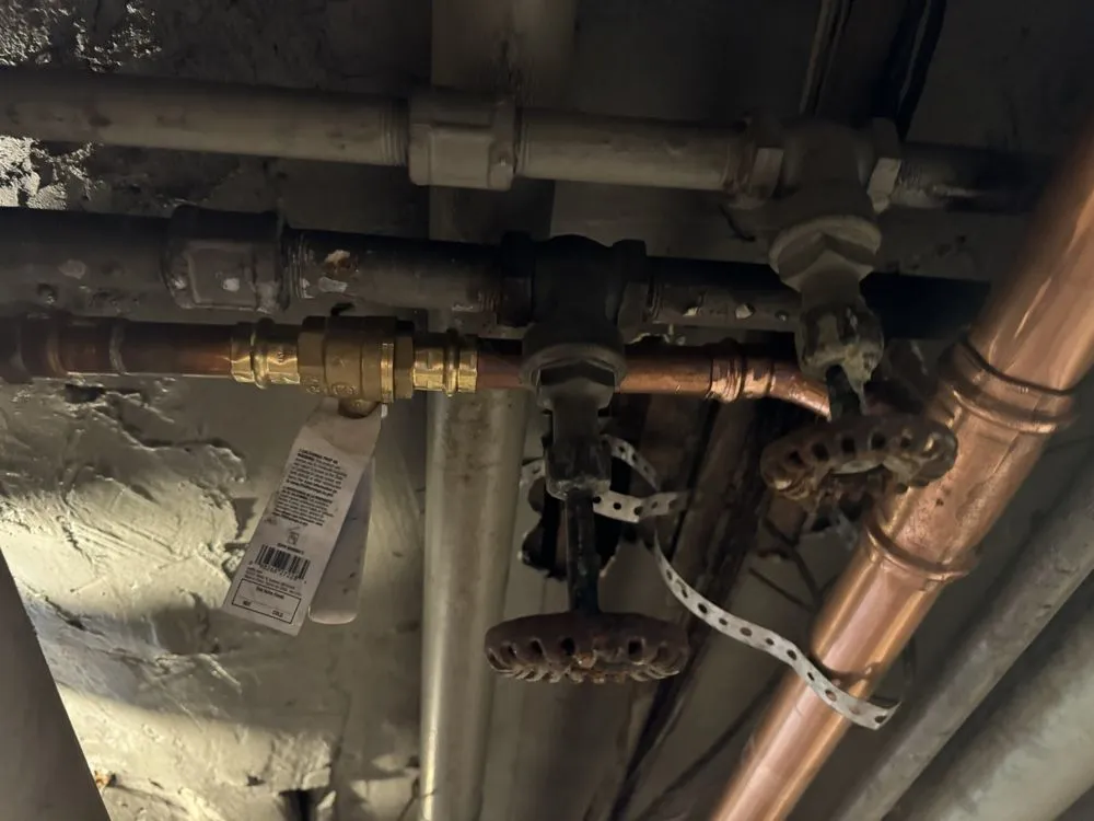 Slide of Manny's Building Maintenance And HVAC