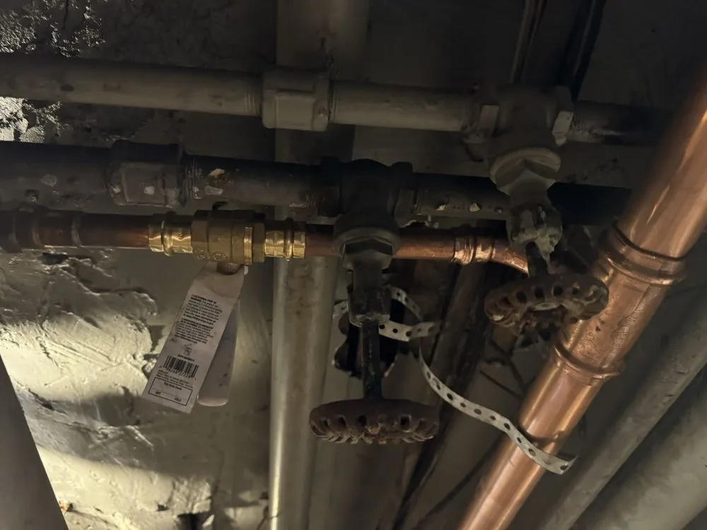 Slide of Manny's Building Maintenance And HVAC