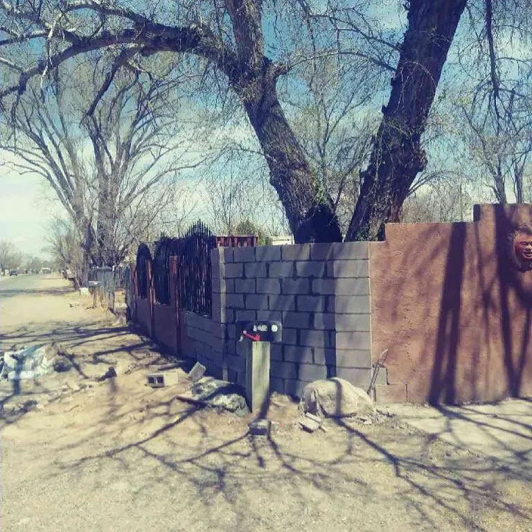 Slide of Manríquez Custom Design