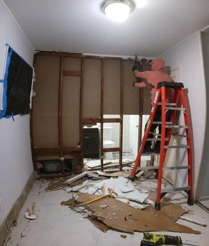 Slide of Master Monster Contracting