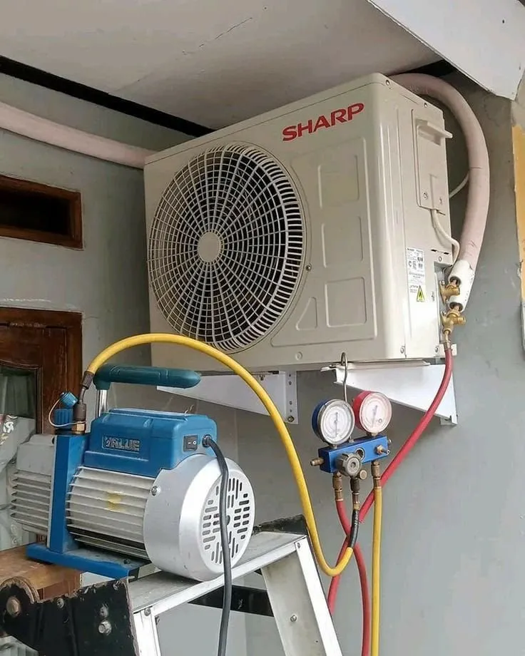 Slide of MB HVAC Technician