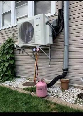 McGhee's Mechanical Logo