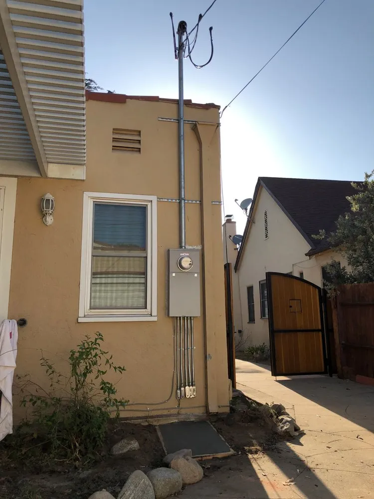 Slide of Mendez Electrical Maintenance