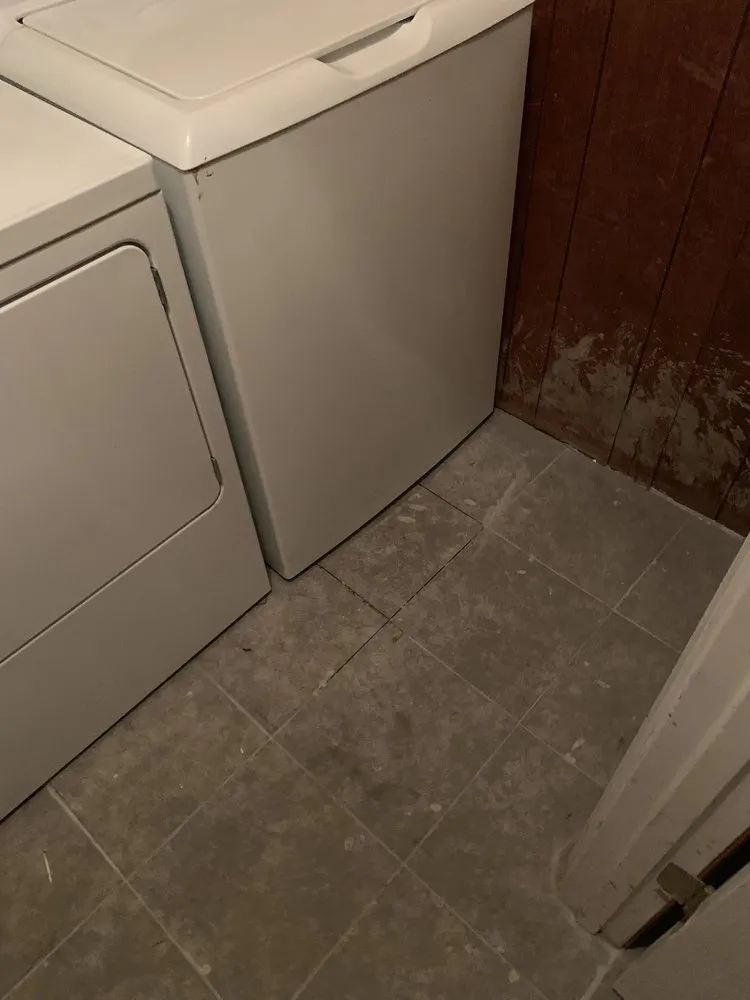 Slide of M&Holmes Contracting