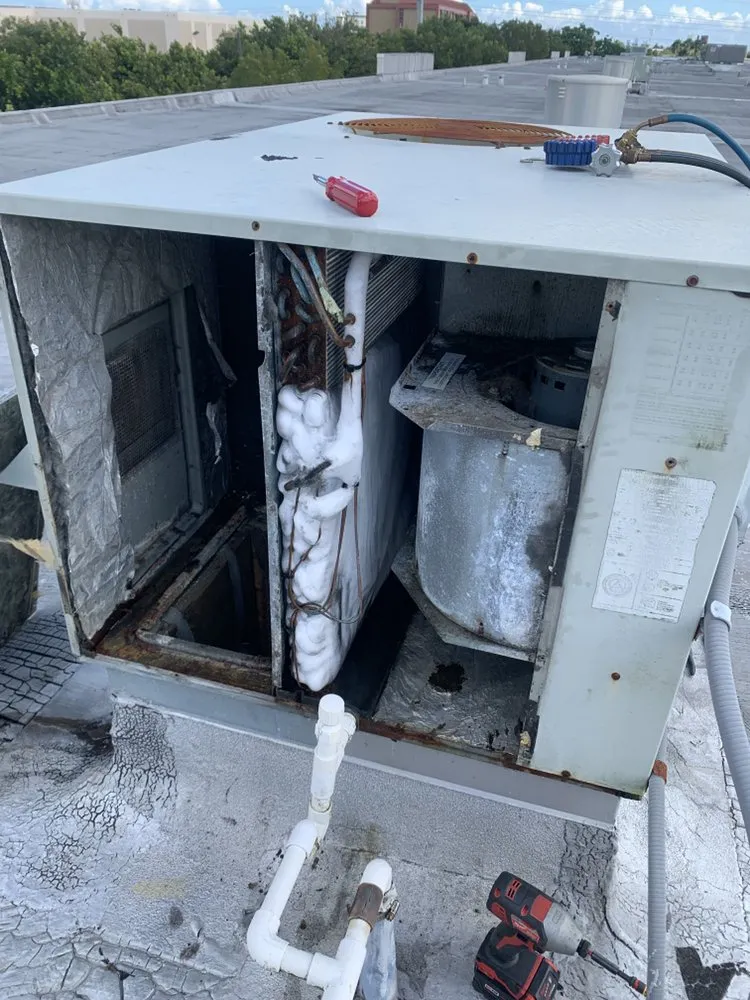 Slide of Miami Air Conexion