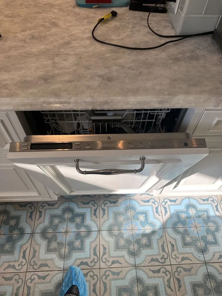 Slide of Miele USA Support