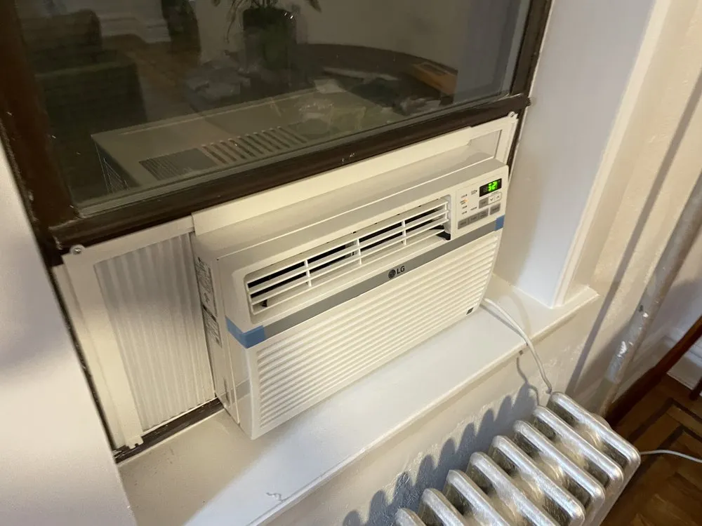 Slide of Mika Handyman