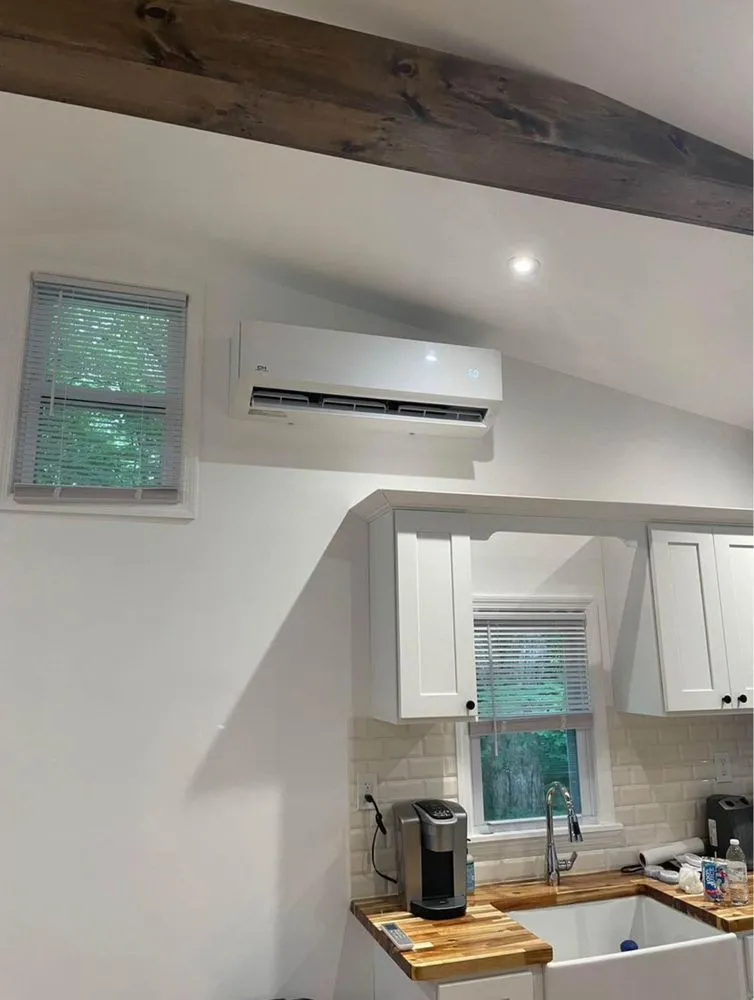 Slide of Mini Split Breeze