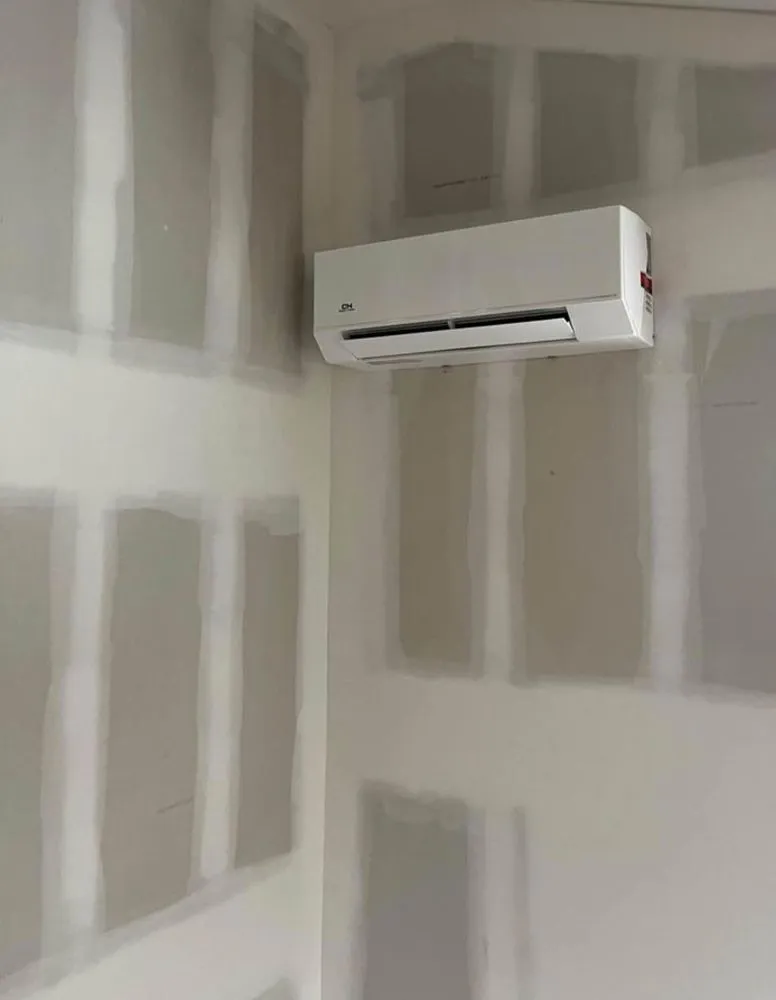 Slide of Mini Split Breeze