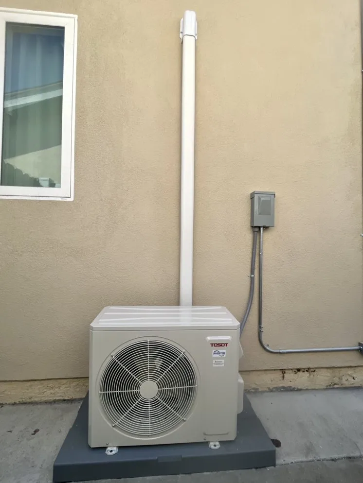 Slide of Mini Split Installation Gominisplit